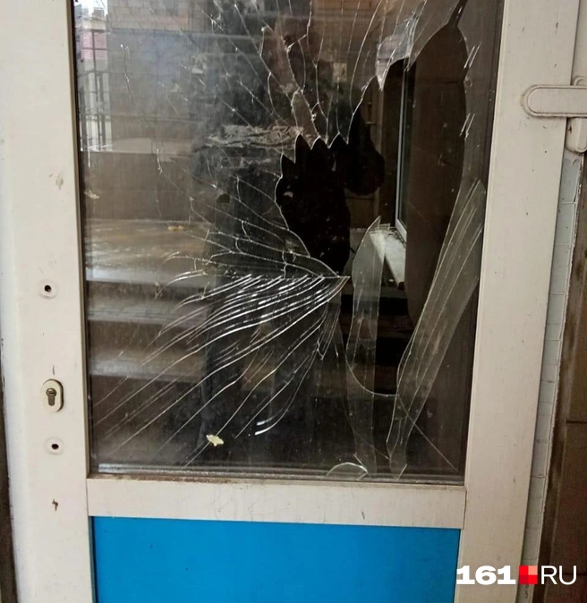 Ремонт в доме требуется и в подъездах | Источник: Галина Зозулина