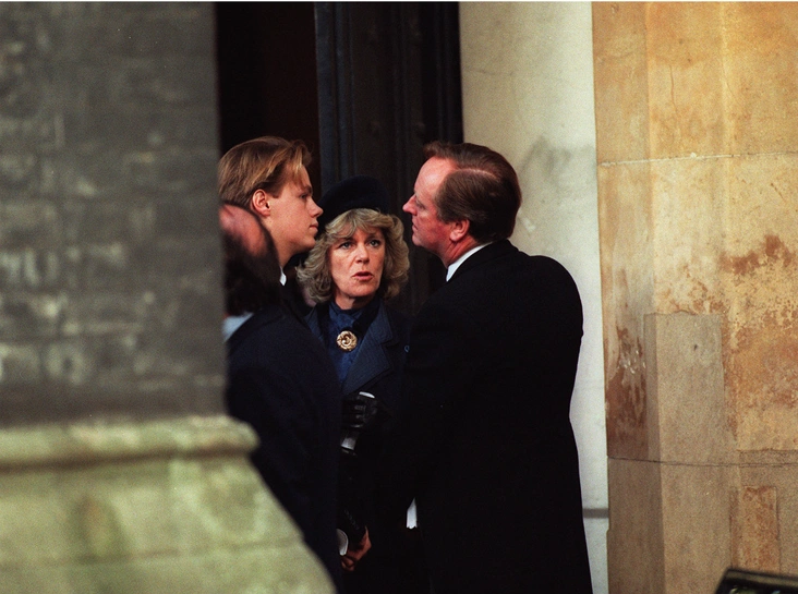 Том, Камилла и Эндрю Паркер-Боулз, 6 октября 1994 года