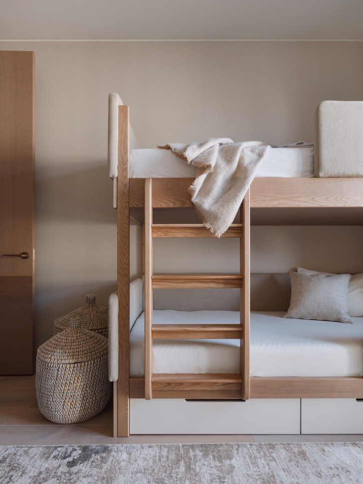 Теплый минимализм: квартира 80 м² для семьи с ребенком