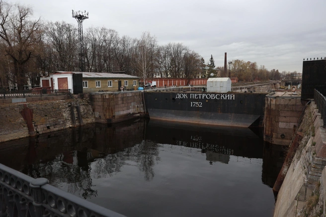 Трубы под водой и доступ в Петровский док: дайджест новостей Кронштадта | Источник: Сергей Михайличенко / «Фонтанка.ру»