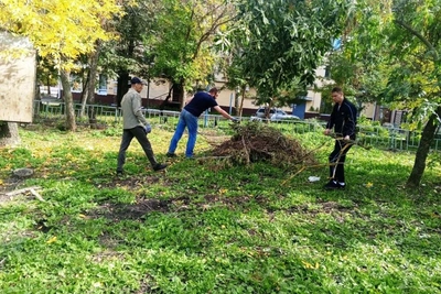 В Ленинском районе Пензы убрали мусор