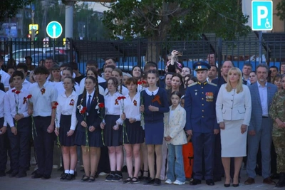 Линейка «Сквозь время: одной судьбой, одной Победой» прошла в астраханской школе