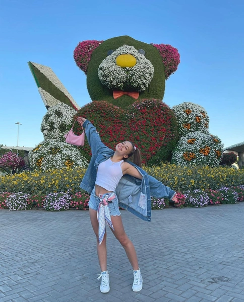 Как Валя Карнавал: собираем инсталук звезды TikTok'a 💕 | Источник: @karna.val