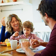 «Три радости» и другие семейные традиции, которые сделают ваших детей счастливее