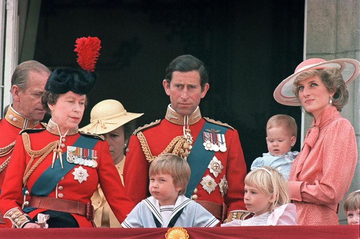 28 самых трогательных кадров принцессы Дианы с сыновьями — принцем Уильямом и принцем Гарри