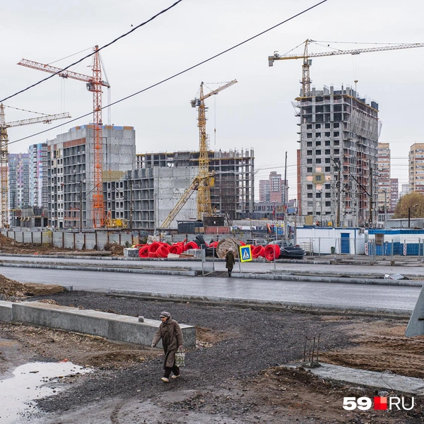 Пешеходам обеспечили проход к ж/д остановке «1436 километр» и переходу через пути  | Источник: Тимофей Калмаков / 59.RU