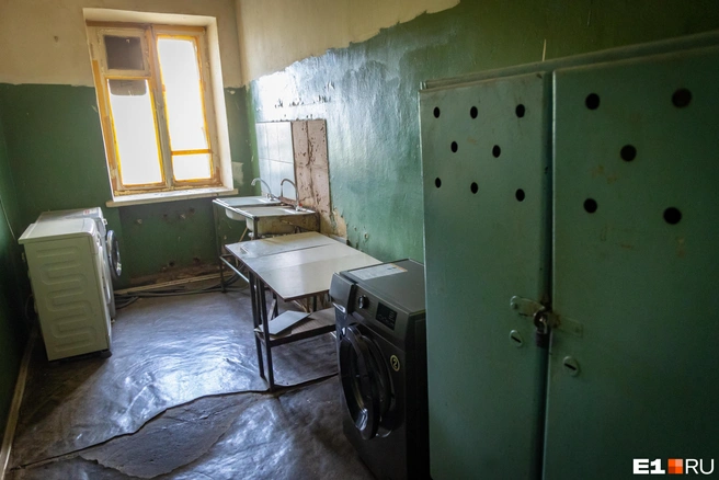 По словам Ксении, помимо повышения арендной платы есть еще одна проблема — уже два месяца они живут без горячей воды, причину проблемы им не объясняют | Источник: Владислав Лоншаков / E1.RU