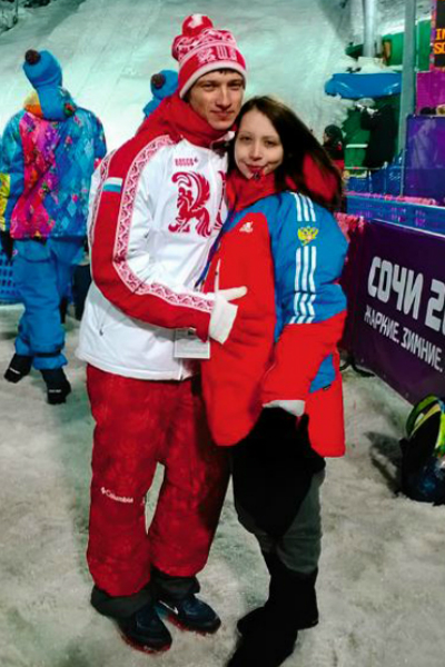 Олимпиада в Корее для Ильи стала второй по счету. На фото – он с женой Анастасией на Играх в Сочи в 2014 году