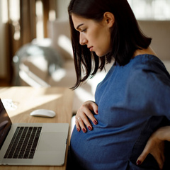 Во время беременности чешется живот — почему это может быть опасным симптомом
