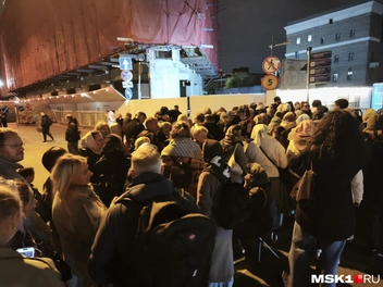 Очередь у Патриаршего моста | Источник: Михаил Мечев / MSK1.RU
