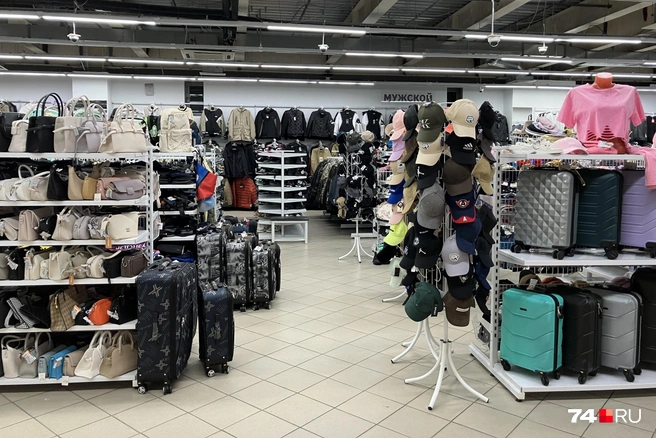 Напротив STOLNIK в ТК «Радуга» обосновался магазин «4 сезона», и это повлияло на исход | Источник: Наталья Лапцевич