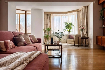 Квартиру в стиле модерн продают в Новосибирске за 80 млн