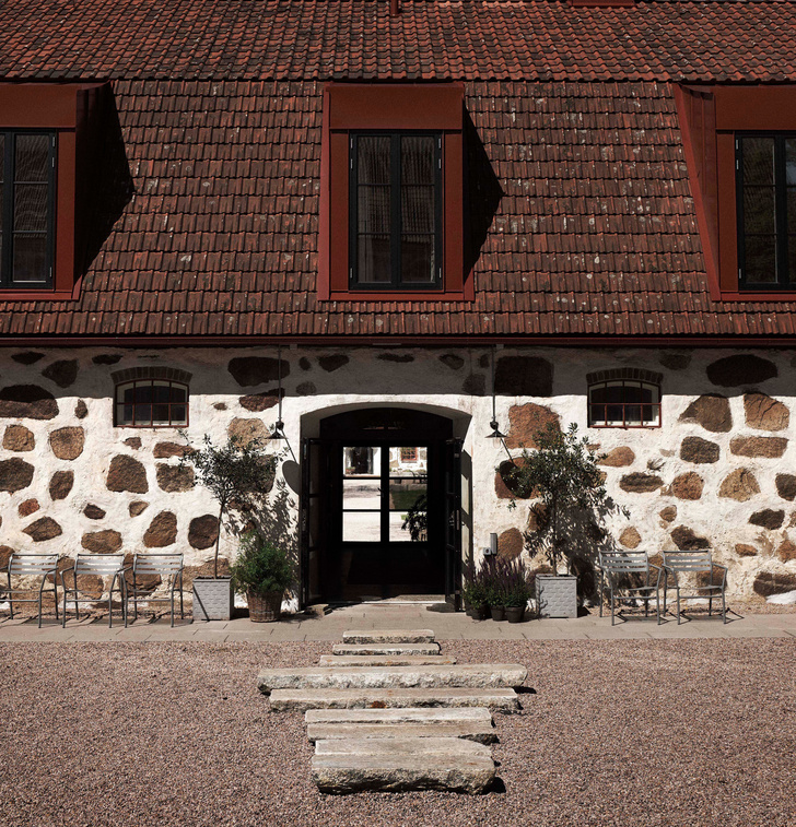 Wanås hotel and restaurant opens in converted 18th-century cow barn and horse stable (фото 0)
