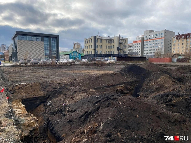 В прошлом году на участке провели археологические раскопки | Источник: Виталий Гущинский