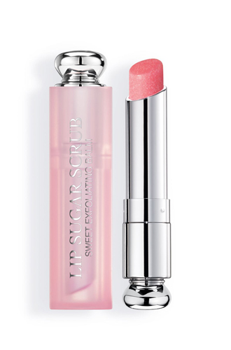 Сахарный скраб для губ, бальзам-эксфолиант Пробуждение цвета, Dior. Питательный стик с эффектом пилинга содержит частички сахара, которые при соприкосновении с кожей таят на поверхности губ, делая их мягкими.