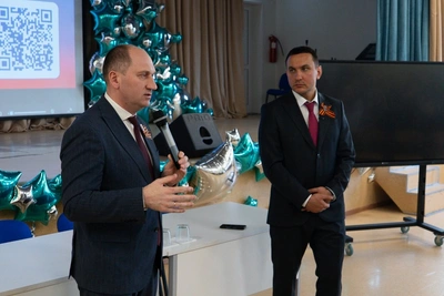 Максим Иванов провёл встречу с педагогами и медиками в Комсомольске