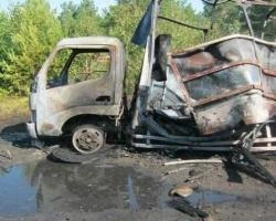 Машина с 15 баллонами бытового газа взорвалась в Красноярском крае | ngs24.ru