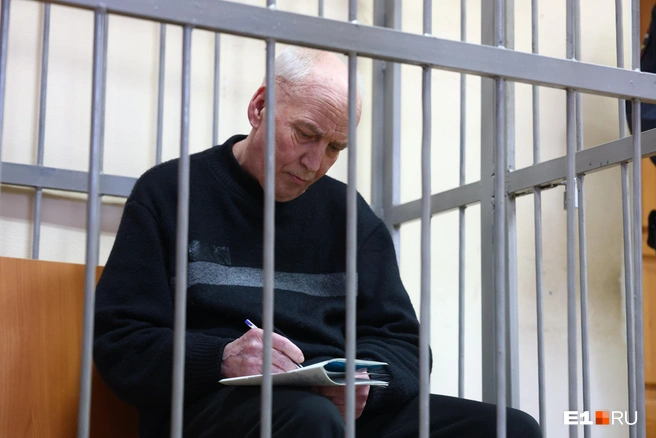 Свое последнее слово для суда Сергей написал на бумаге | Источник: Владислав Лоншаков / E1.RU