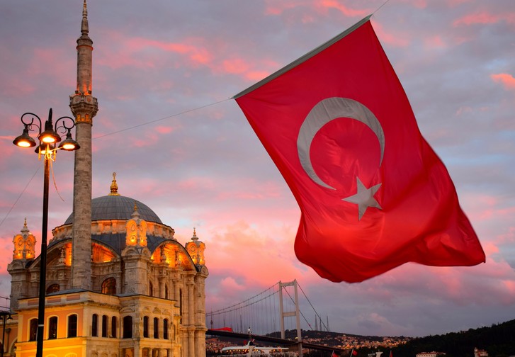 В Турции придумали, как обслуживать российских туристов с заблокированным «Миром»