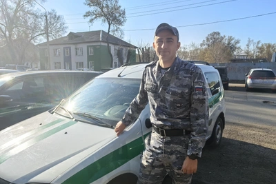 В Абакане пристав пресек попытку взлома авто