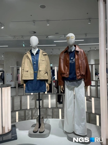 На бомберы из кожи и куртки рабочих скоро начнутся скидки  | Источник: Алёна Золотухина / NGS.RU 