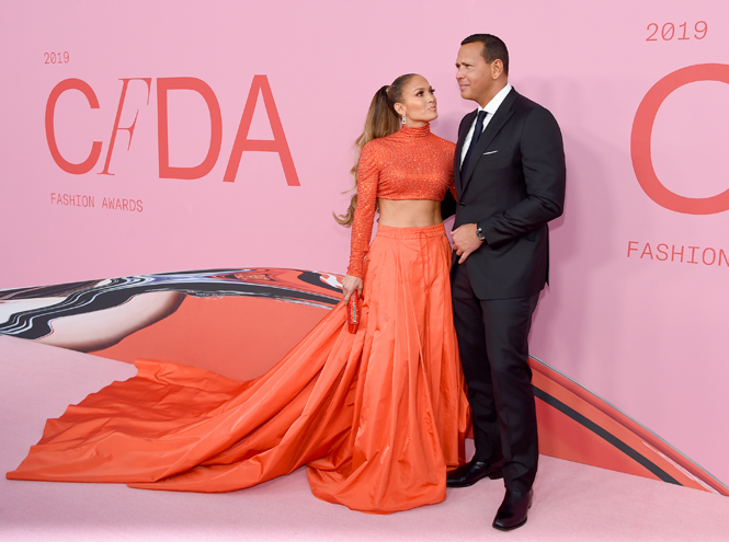 Лучшие звездные образы на ковровой дорожке CFDA Fashion Awards 2019