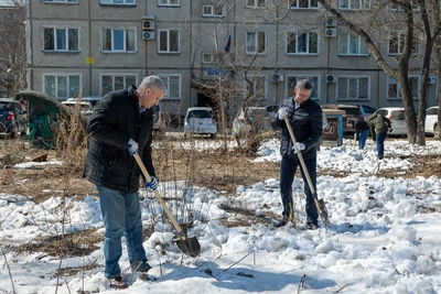 Первая весенняя уборка стартовала в Южно-Сахалинске с «чистой пятницы»