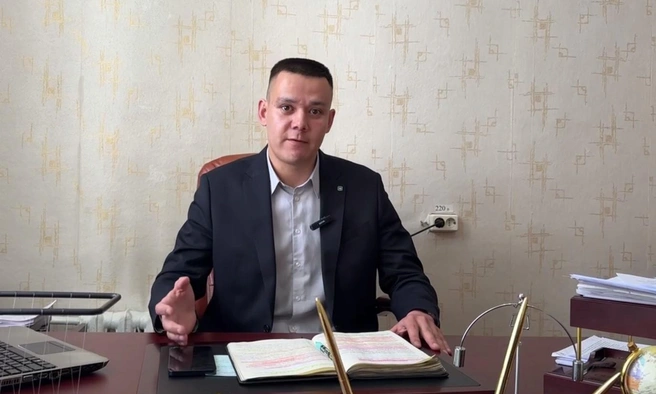 ТГ-каналы пишут, что заммэра Баяндаевского района дважды ловили пьяным за рулем. Что об этом известно? | Источник: скриншот видео из канала «Новости Баяндаевского района» / Telegram