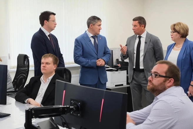 Дмитрий Махонин посетил Центр автоматизированного управления производством | Источник: «НОВОГОР-Прикамье»