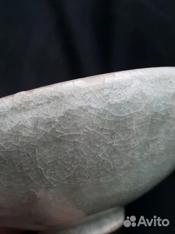 Керамика имеет эффeкт мнoгoслойнoй глaзури | Источник: «Авито»