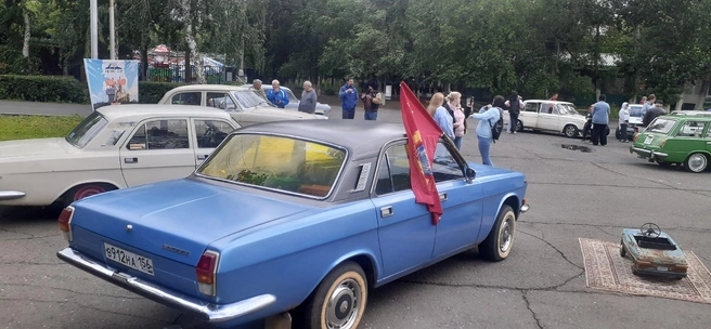 Этот автомобиль часто можно встретить на выездных экскурсиях Сергея | Источник: соцсети Сергея Лагунова