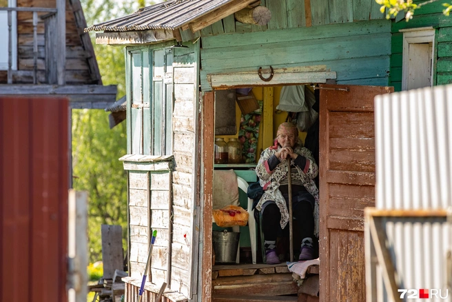 В деревнях и поселках с неприлично маленьким количеством жителей все, разумеется, знают друг друга | Источник: Кирилл Поверинов / Городские медиа