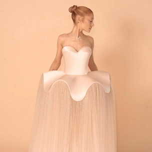 Вручаем «Оскар-2025» платью Арианы Гранде — это кутюр Schiaparelli