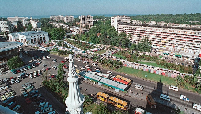 Привокзальную площадь не узнать  | Источник: vatnikstan.ru
