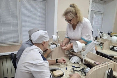Амурчане с нарушением слуха могут бесплатно выучиться на стоматолога-ортопеда