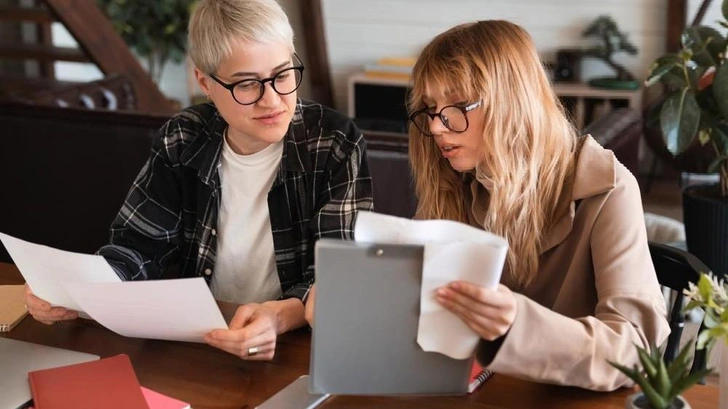 Тренд на карьерный минимализм: почему зумеры отказываются от повышения по работе в пользу «стагнации» | Источник: Inside Creative House/Shutterstock/Fotodom.ru