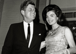 Обман Перовой леди: почему самый знаменитый костюм Жаклин Кеннеди оказался подделкой