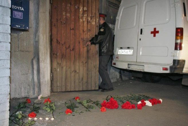 7 октября 2006 года. Москва. Место убийства Анны Политковской. | Источник: Дмитрий Лекай / Коммерсантъ