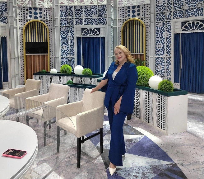 В программе Ксению представили Оксаной | Источник: Ксения Ведущая / Vk.com