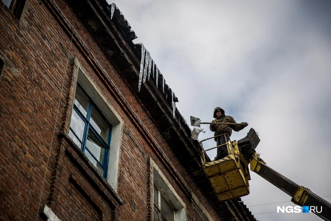 АО «МКС» работает по всему городу | Источник: Александр Ощепков / NGS.RU