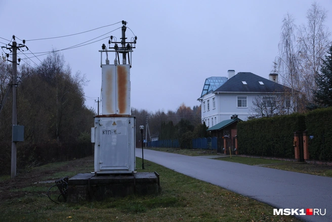 На трансформаторе видна гарь | Источник: Артем Устюжанин / MSK1.RU