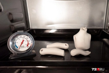 Поэтому для кукол в мастерской есть своя, отдельная | Источник: Илья Чикотин / 72.RU