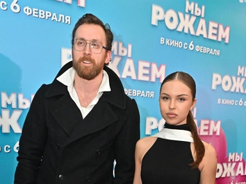 Данила Якушев женился на 19-летней девушке, в которую влюбился после уличного интервью