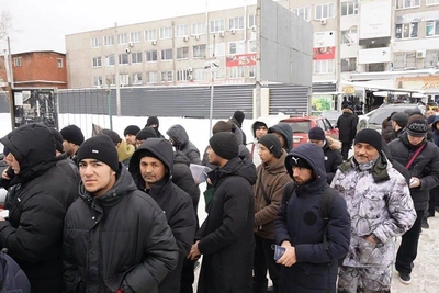 Силовики провели облаву на рынок в Екатеринбурге