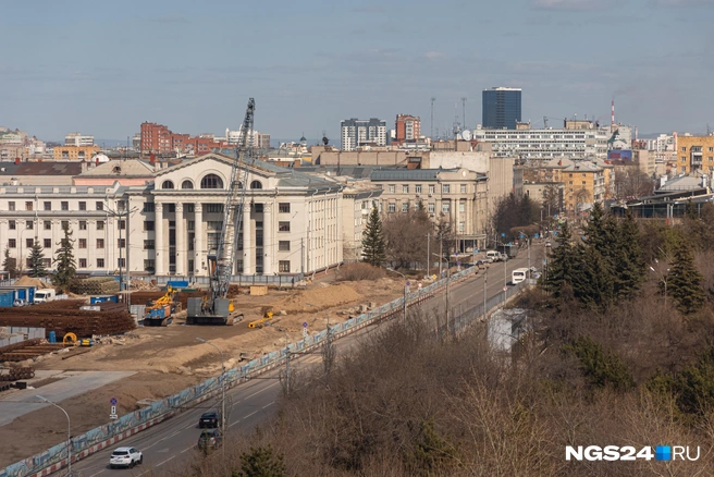 Перекрытая и перерытая из-за метро улица Карла Маркса | Источник: Мария Ленц / NGS24.RU