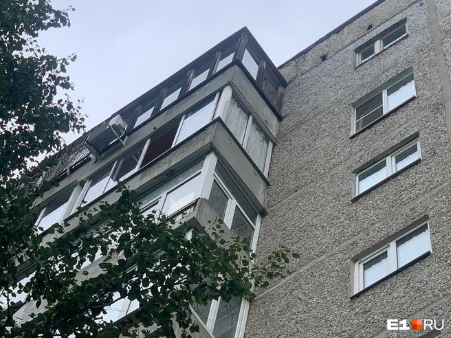 Погибшие жили в квартире на восьмом этаже | Источник: Дарья Манохина / Е1.RU