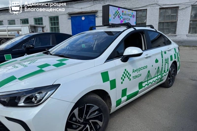 Водитель «Амурского такси» помог задержать курьера мошенников