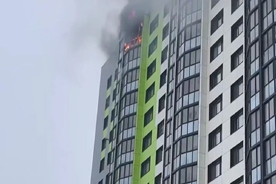 В Новосибирске загорелись балконы в многоэтажном доме