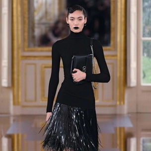 63 черных платья Valentino на осень