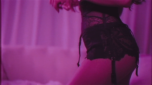 Ариана Гранде представила первое видео на песню Dangerous Woman!